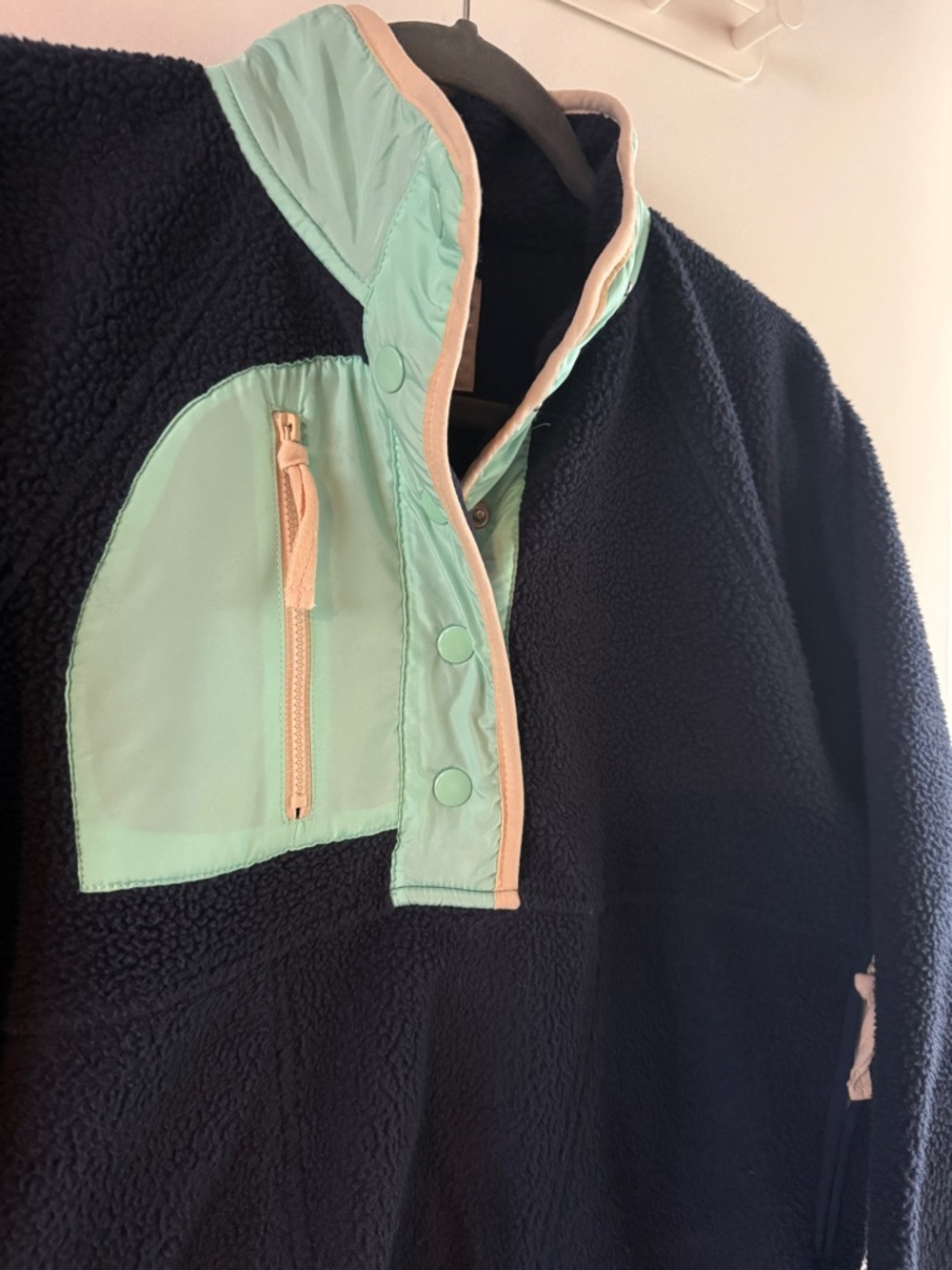 Thread & supply fleece pullover - Picture 2 of 10
